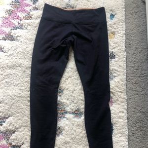 Lululemon Wunder Under leggings. Size 8
